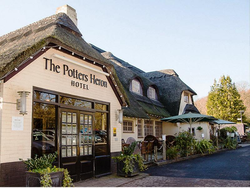 Potters Heron Hotel Romsey Exterior photo