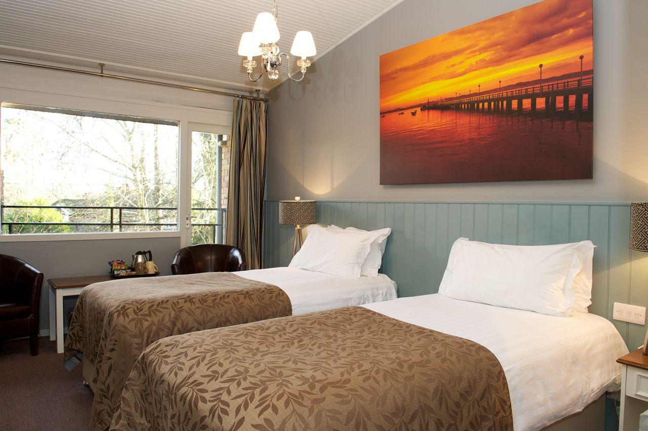 Potters Heron Hotel Romsey Room photo
